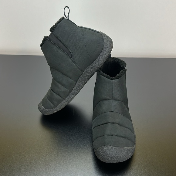 Keen Howser Black Puffer Quilted Pull On Snow Winter Ankle Boots 8 Fur Lined - Picture 12 of 12